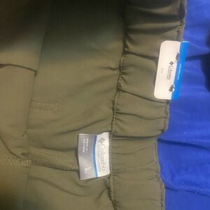 Columbia Khaki Green Shorts